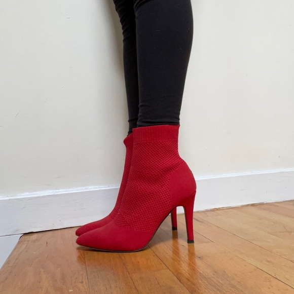 Red heels - Picture 2 of 3